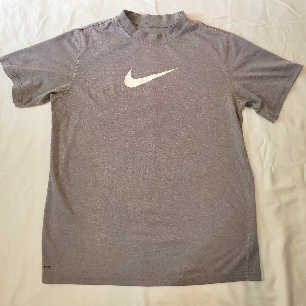 Nike Boy's Dri-Fit Short Sleeved T-shirt Large